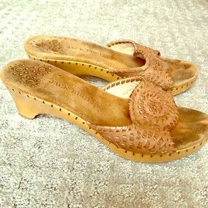 Jack Rogers Tan Wedge Sandals Sz 7.5